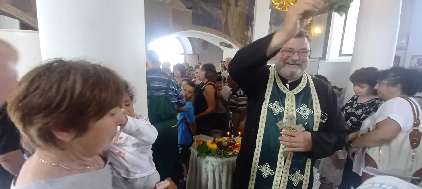 Хората от община Гулянци се помолиха за здраве и благопреуспяване