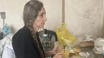 „Забравена и самотна, не е яла от дни“: 58-годишна болна жена тежи едва 33 килограма и моли за нашата помощ (снимки)