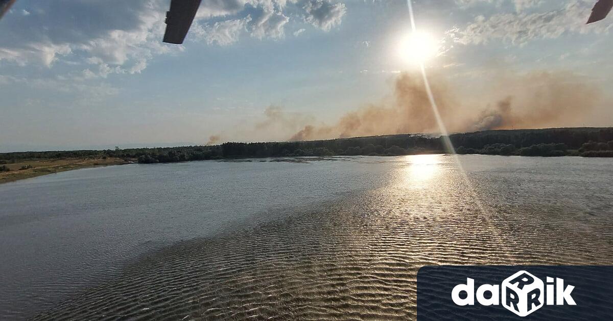 Потушен е горскиятпожар в землището на село Бабек който избухна