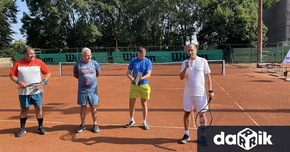 Обновените тенис кортове във Враца приеха тенисисти от страната които