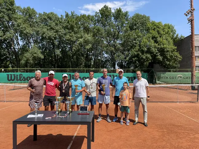 Наградиха призьорите на турнира по тенис във Враца