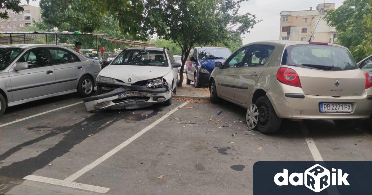 Полицията в Пловдив издирва водач на лек автомобил, блъснал 7