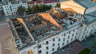След руския ракетен удар в Чернигов: Оценяват щетите от смъртоносната атака