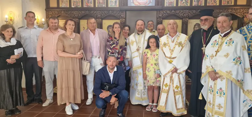 Ангелогласна камбана озари Драганово: Осветиха храм „Св. Живоприемен източник“ 
