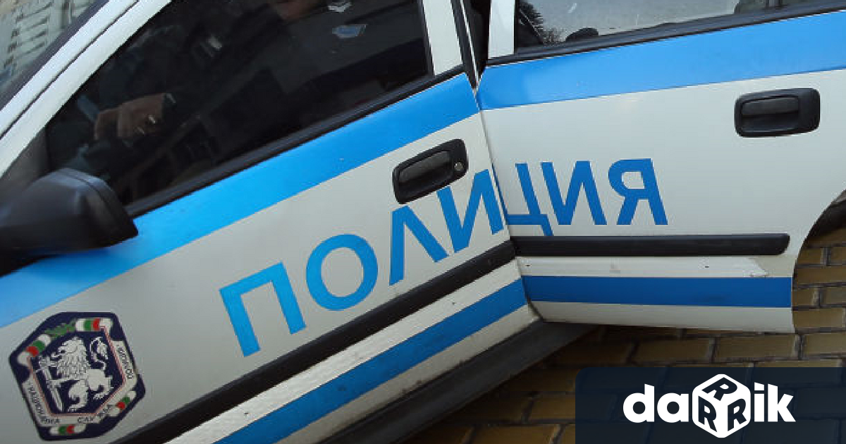 Бус с нелегални мигранти задържаха в центъра на София, предаде