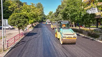 Напредва основното преасфалтиране на булевард „България“ във Велико Търново