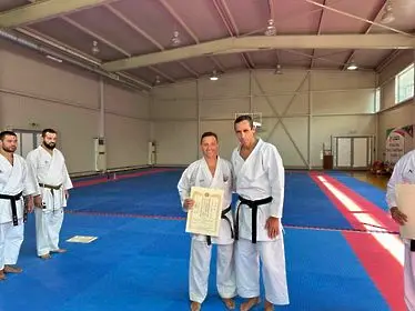 Състезатели и треньор на СК Дарис на Националния лагер в Кранево