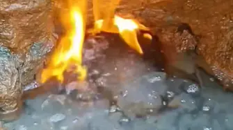 Извор с горяща вода в Долни Чифлик - хит в социалните мрежи (видео)
