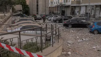 Атака с дронове срещу жилищен блок в Москва