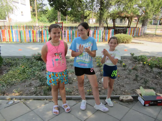 Деца от село Малчика учиха правилата за движение с велосипеди на пътя