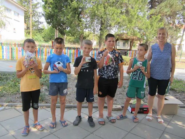 Деца от село Малчика учиха правилата за движение с велосипеди на пътя