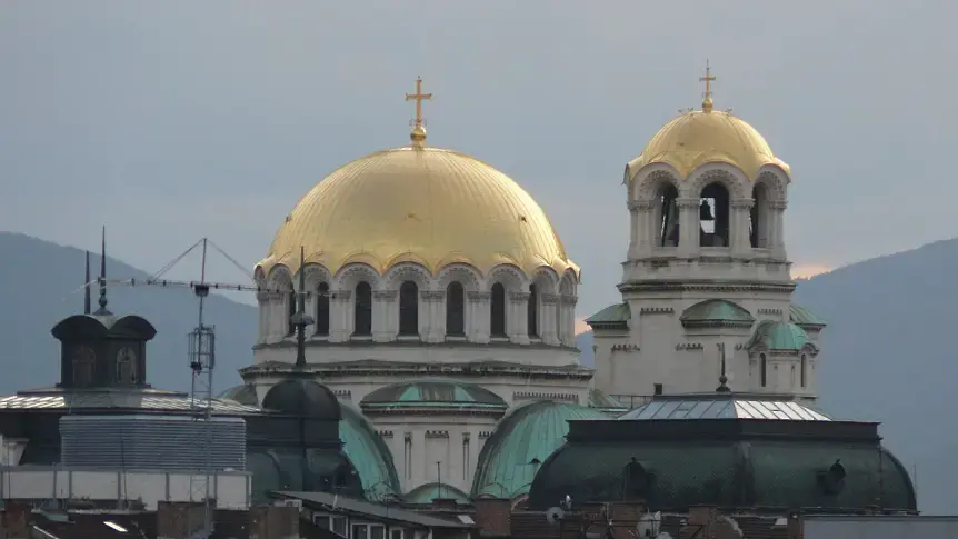 Осъдиха мъж за кражба от църковния магазин на храм - паметника “Св. Александър Невски”