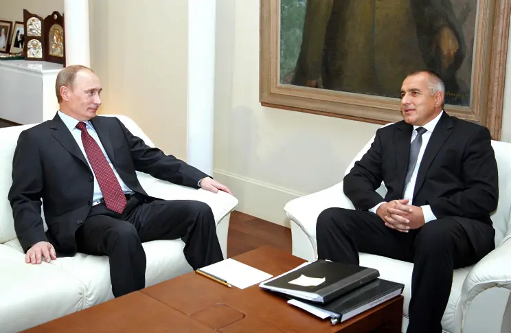 АКФ: Хакнати имейли разкриват тайни сделки за “Турски поток” и договорки между Борисов и Путин