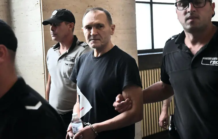Васил Божков остава в ареста за постоянно