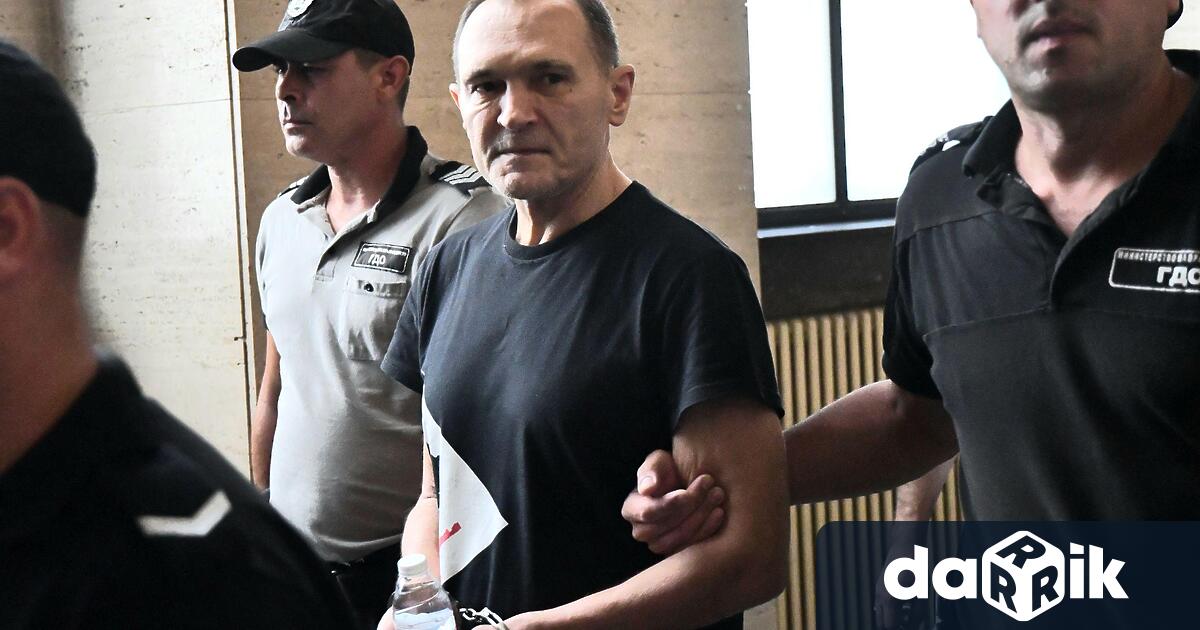 Софийският градски съд реши, че бизнесменът Васил Божков остава в