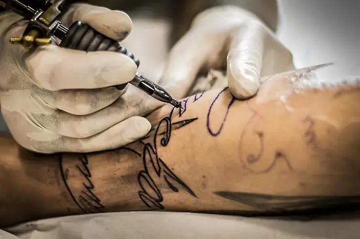 Пристастяващи ли са татуировките