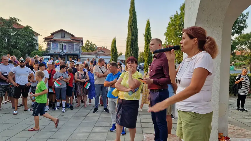 Жителите на Долно Езерово обявиха безсрочни протести