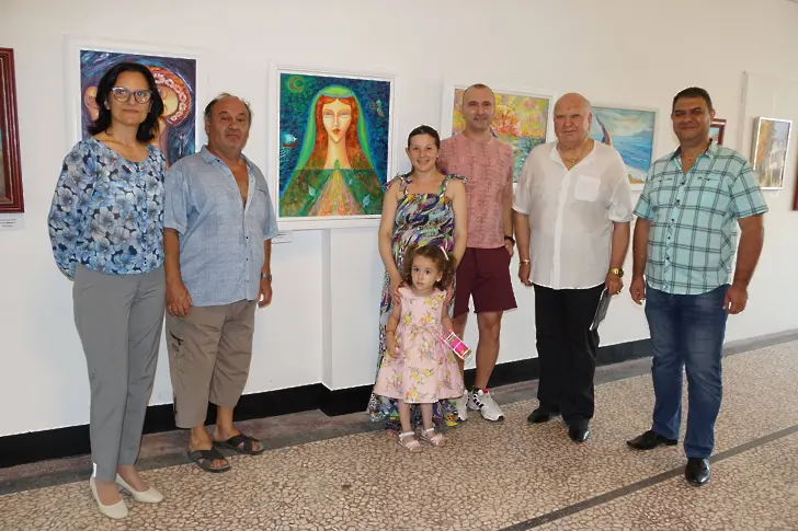 Изложба „Духовно пробуждане” в панаирните дни в град Левски/СНИМКИ/