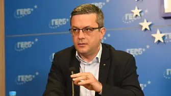 Тома Биков ще смени Рашидов като шеф на културната комисия в НС
