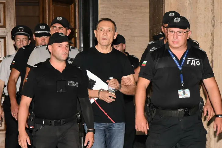 Адвокатът на Божков: Не е екстрадиран от Дубай, сам е решил да се върне, въпреки че му беше забранено от САЩ