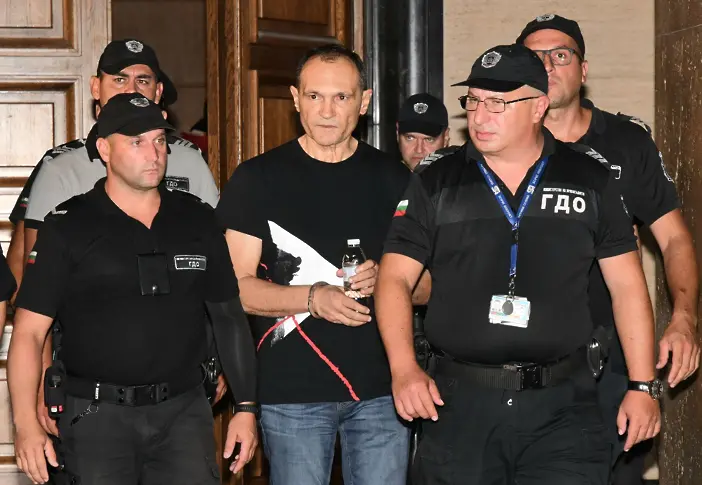 Прокуратурата: Васил Божков не се е прибрал доброволно, а е екстрадиран 