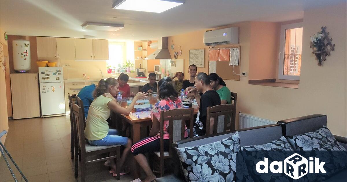 Сред социалните услуги които предоставя община Сливен са защитените жилища