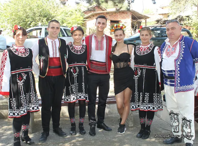 Фолклорният фестивал „Белокаменица“ събра за седми път в с. Царевец самодейци от различни региони на България