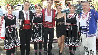 Фолклорният фестивал „Белокаменица“ събра за седми път в с. Царевец самодейци от различни региони на България