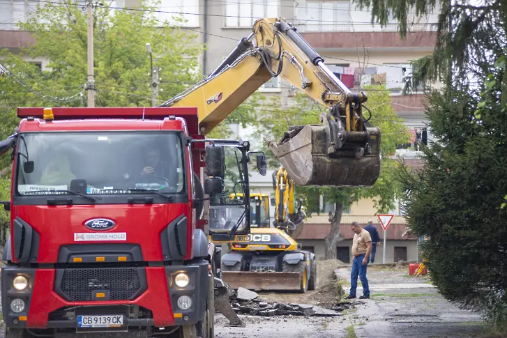 Започна основен ремонт на четири улици в гр. Мездра