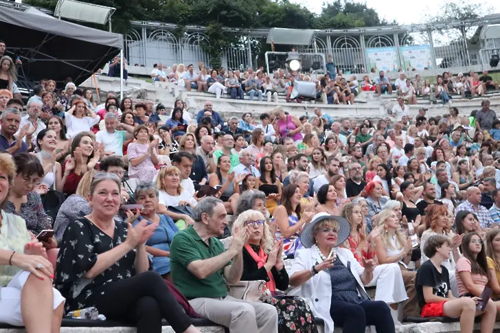 „Пловдив – звезди от музика” на НУМТИ „Добрин Петков” даде бляскав и вълнуващ старт на Есенния салон на изкуствата   
