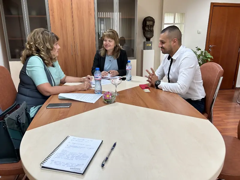 Областна администрация и РУО Враца обсъдиха стратегията за подкрепа на личностното развитие на децата и учениците 