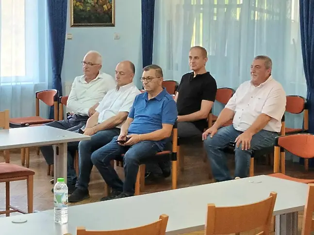 Възможностите за инвестиции от германски фирми в кюстендилския регион бяха обсъдени на среща в читалище Братство