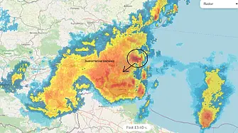 Силна гръмотевична буря ще усили валежите по Южното Черноморие 