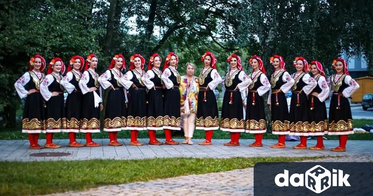 Танцов състав Хемус с ръководители Геновева Спасова и Валери Спасов