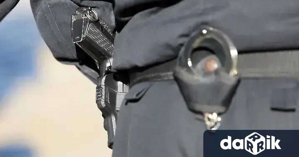 Полицаи от Районното управление в Панагюрище установиха самоличността на двама