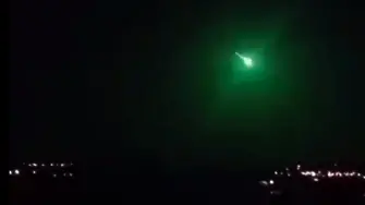 Метеорит освети небето над Турция (видео)