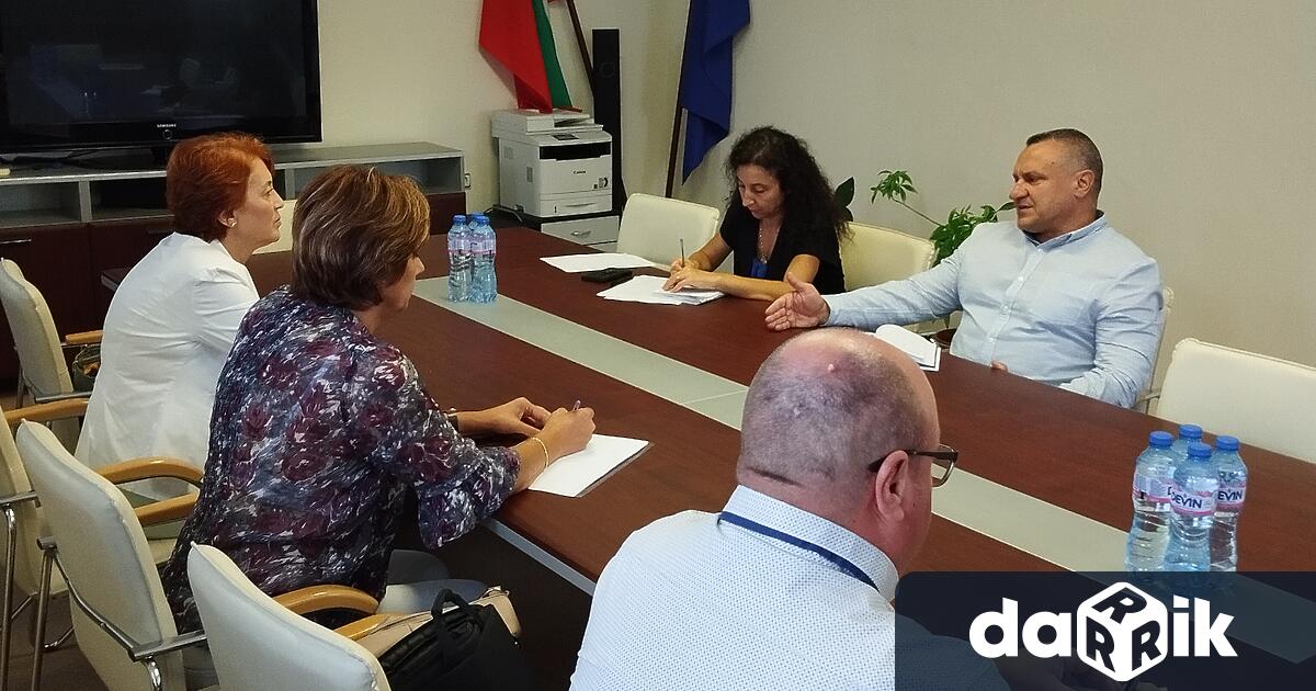 Областният управител Марин Христов проведе работна среща с Нейля Мурад