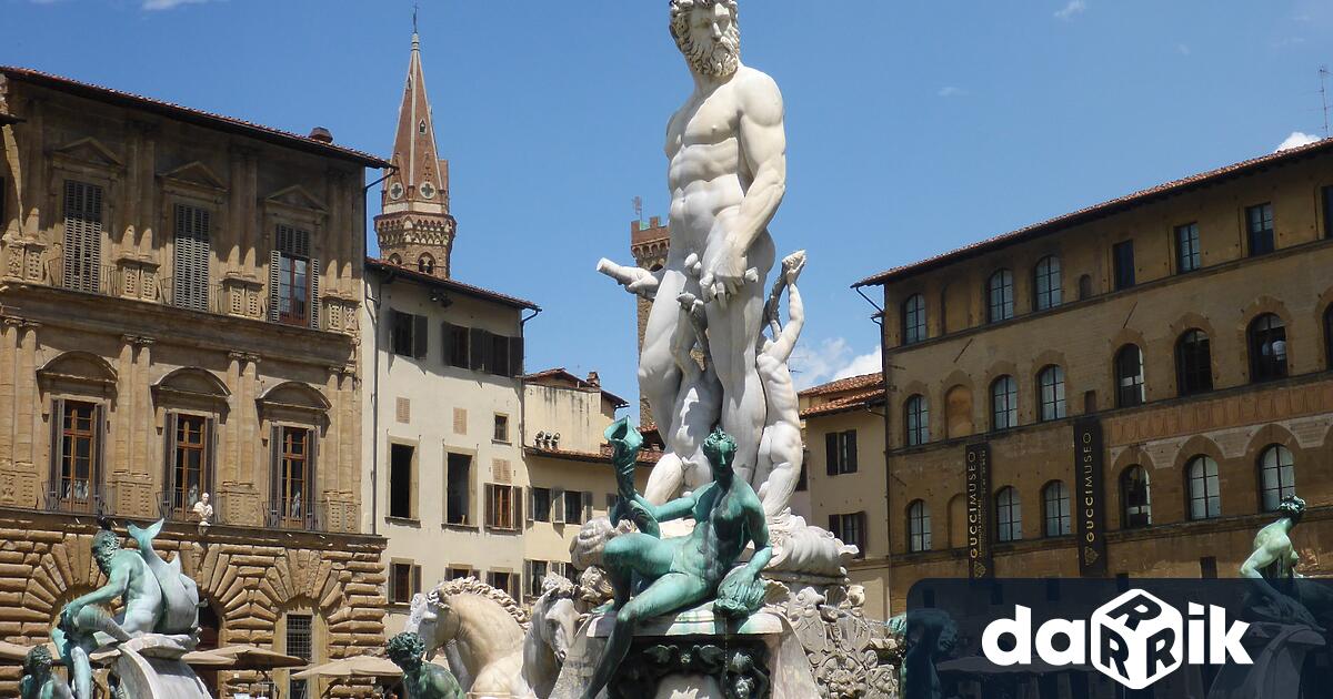 Германски турист повреди прочут фонтан във Флоренция докато си правеше