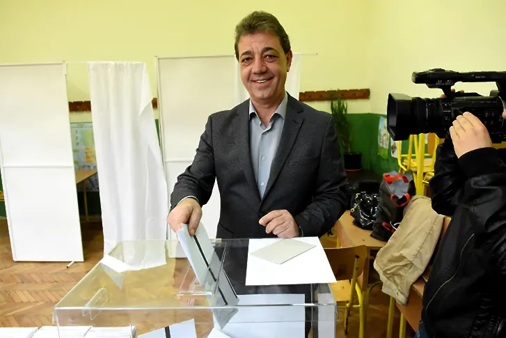 НДСВ официално подкрепя Вили Лилков, партията одобри своите кандидатури