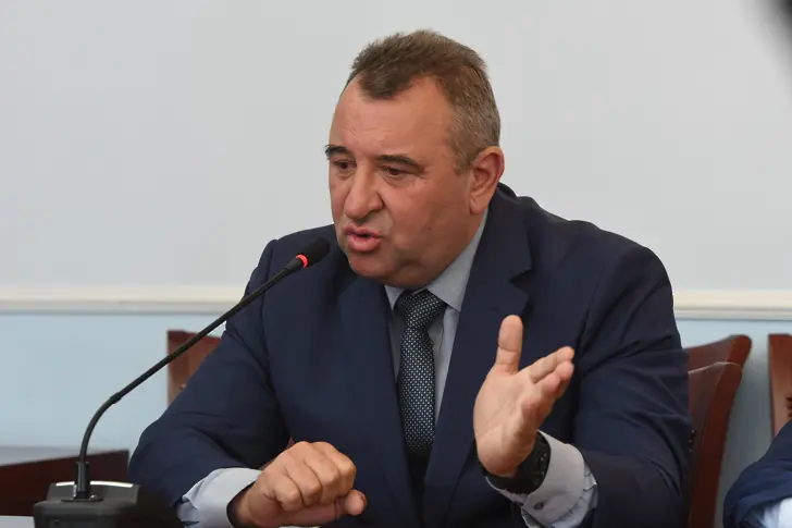 Директорът на „Пирогов“ за случая с Мустафа Емин: Заплашвал е с уволнение