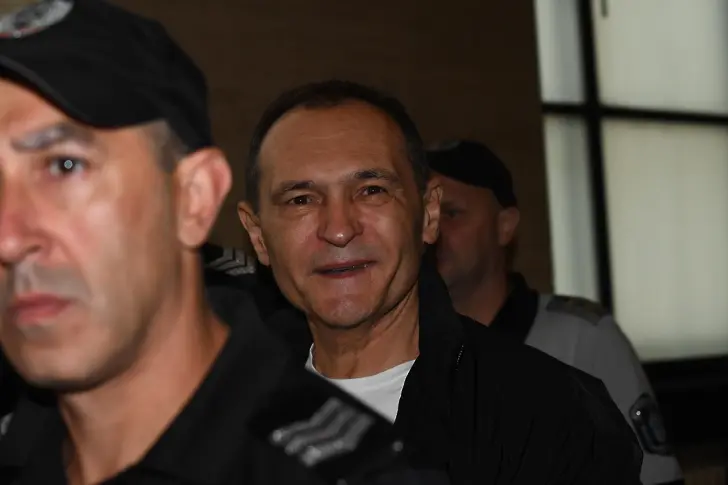 Съдът пусна Божков под домашен арест