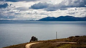 Най-високо разположеното плавателно езеро в света пресъхва