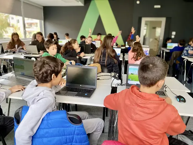 Училищна Телерик Академия отвори приема за безплатни обучения в Добрич по ИТ 