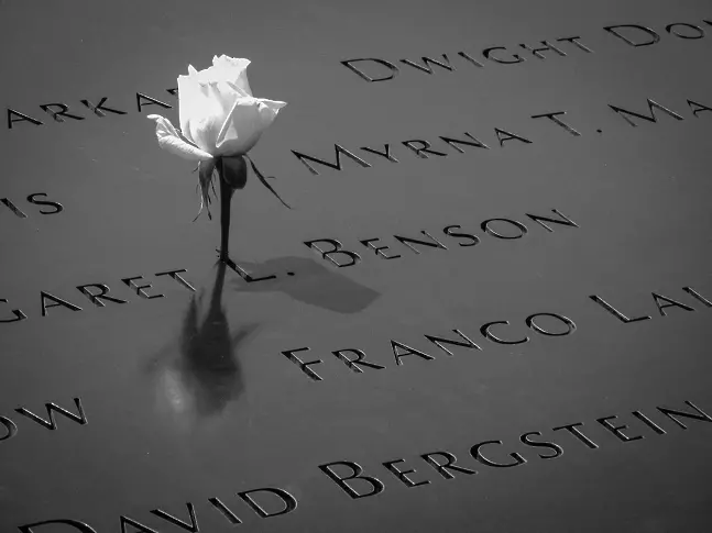 22 г. от атентата, разрушил кулите-близнаци: САЩ почете загиналите с възпоменателна церемония