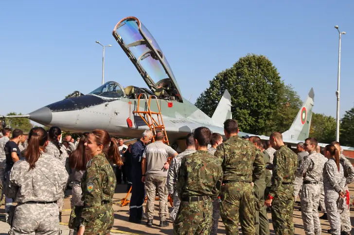 ВВВУ „Георги Бенковски“ посрещна орлите от Граф Игнатиево/СНИМКИ/