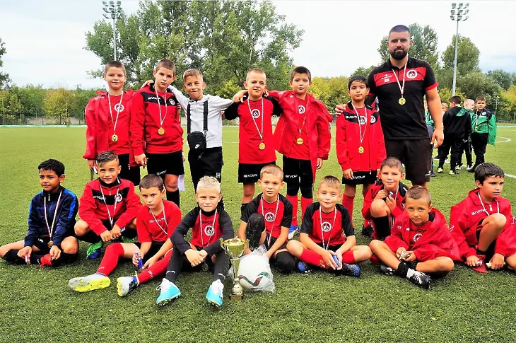 В неделя Мездра ще бъде домакин на Осмия детски футболен турнир Мемориал „Семко Горанов“