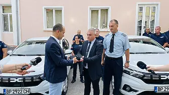 Дариха нови автомобили на полицията във Враца