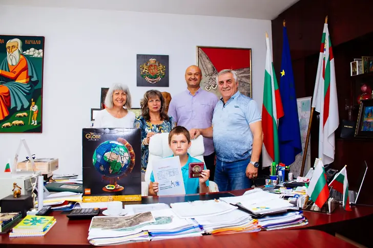  Кметът на община Мездра Иван Аспарухов се срещна с талантлив млад математик