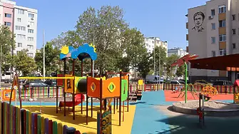 Завършиха предсрочно нов парк на бул. „Левски“ в Хасково
