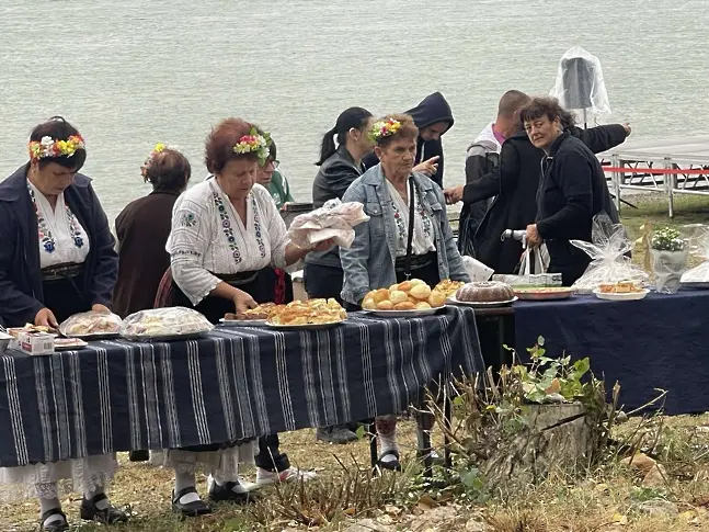 Фестивал на рибата на брега на Дунав при село Кошава